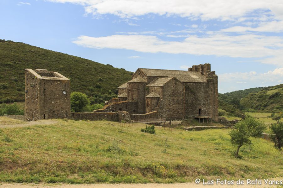 Monasterio de Sant Quirze de Colera.