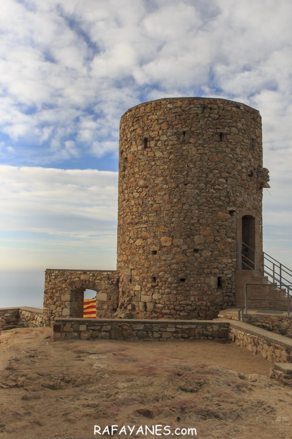 Ruta: Castillo de Burriac (392 m) (Els 100 Cims)