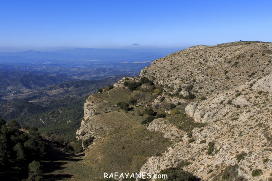 Ruta: Roca Corbatera (1.163 m.) y la Cogulla (1.062 m.) (Els 100 Cims)