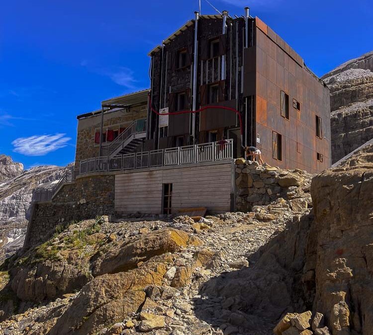 Ruta: Aparcamiento Col de Tentes – Refugio de Serradets (2587 m.)