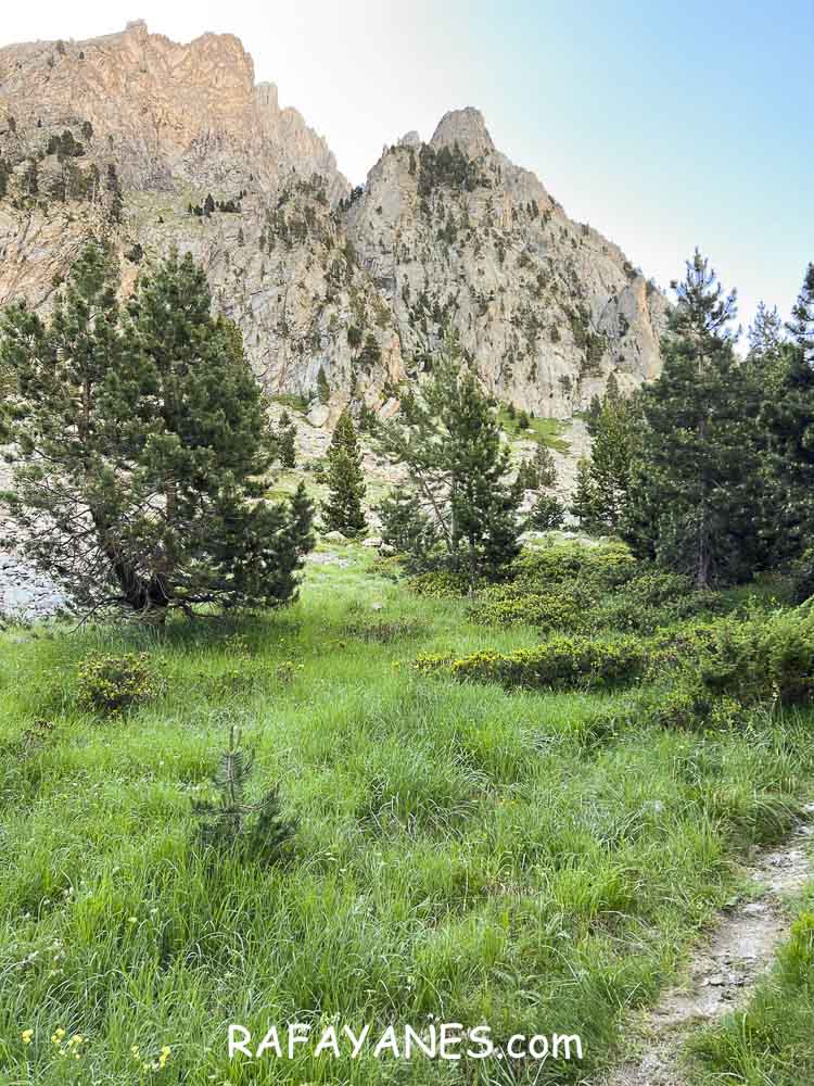 Ruta: Gran Encantat (2749 m.) (Els 100 Cims) Ruta: Gran Encantat (2749 m.) (Els 100 Cims)