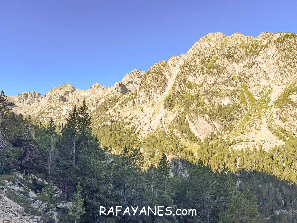 Ruta: Gran Encantat (2749 m.) (Els 100 Cims) Ruta: Gran Encantat (2749 m.) (Els 100 Cims)