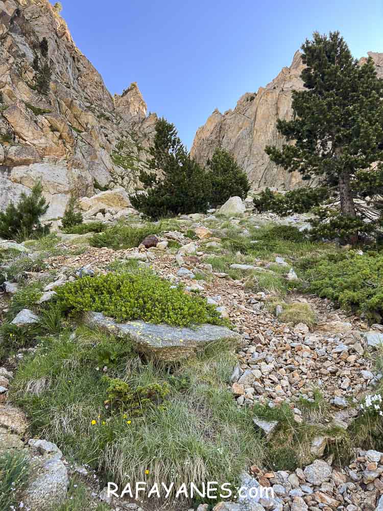 Ruta: Gran Encantat (2749 m.) (Els 100 Cims) Ruta: Gran Encantat (2749 m.) (Els 100 Cims)