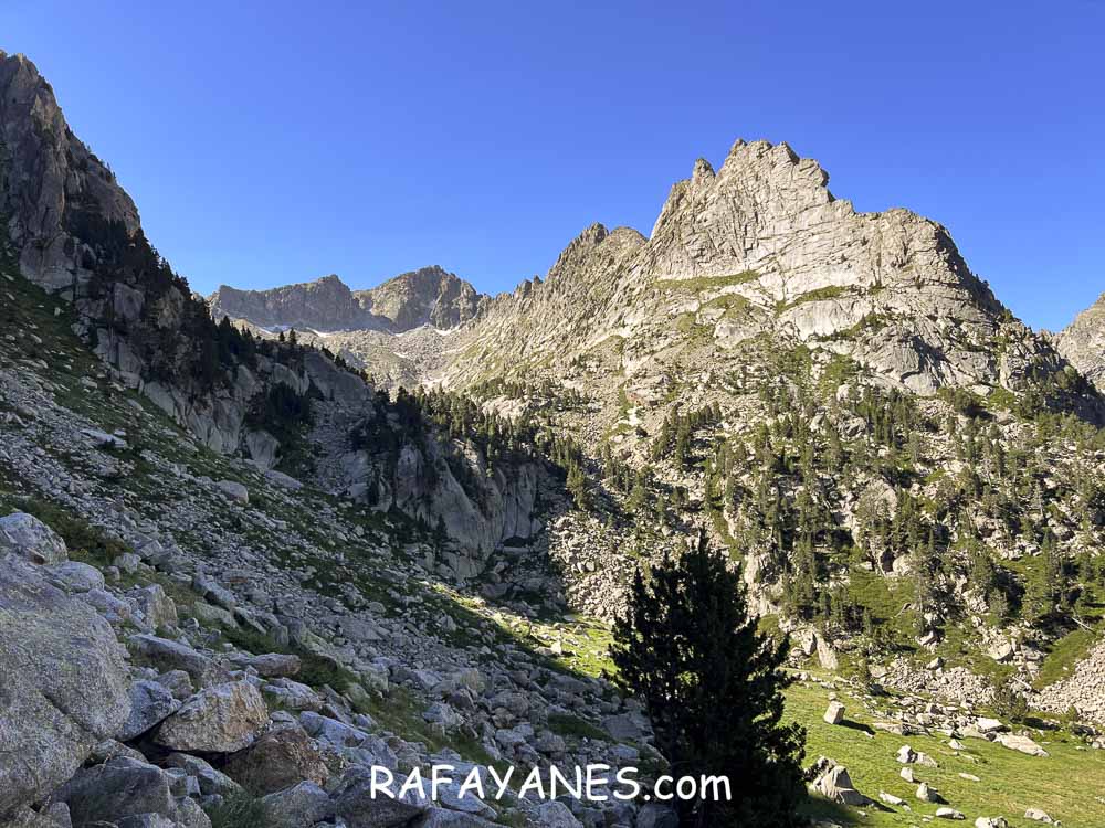 Ruta: Gran Encantat (2749 m.) (Els 100 Cims) Ruta: Gran Encantat (2749 m.) (Els 100 Cims)