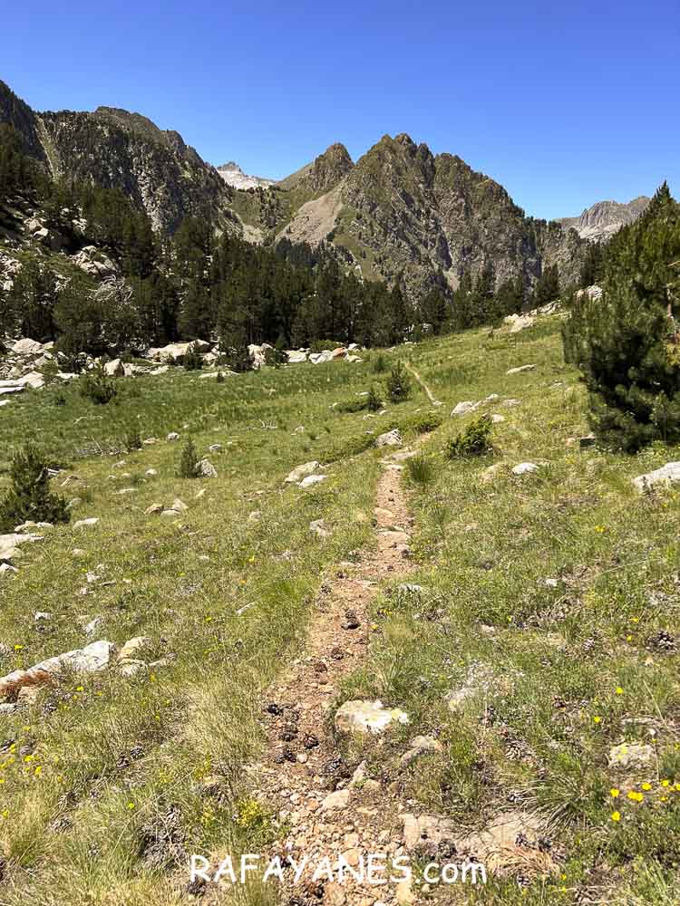 Ruta: Gran Encantat (2749 m.) (Els 100 Cims) Ruta: Gran Encantat (2749 m.) (Els 100 Cims)